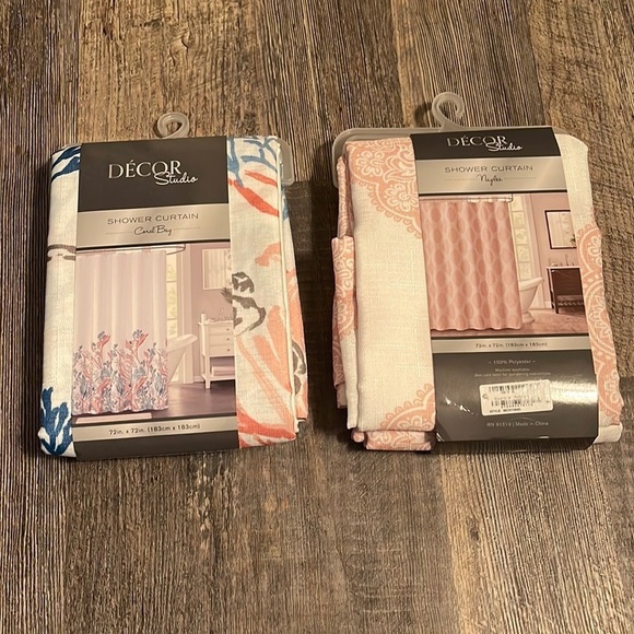 Shower curtain - Picture 1 of 5